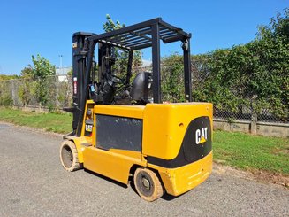 4-Rad Gabelstapler Caterpillar EC55N