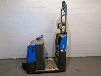Terminaltraktoren Crown TC3000 - 1