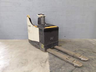Niederhubwagen Fahrerstand Crown WT3040