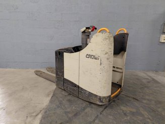Niederhubwagen Fahrerstand Crown WT3040