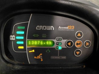 Niederhubwagen Fahrerstand Crown WT3040