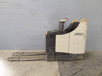 Niederhubwagen Fahrerstand Crown WT3040