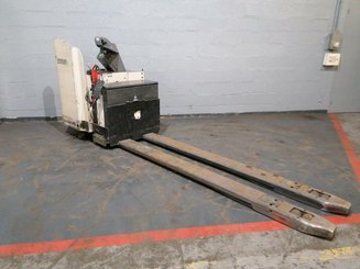 Niederhubwagen Fahrerstand Crown PR4500 - 1