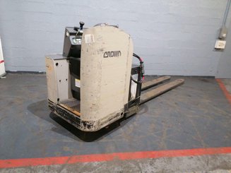 Niederhubwagen Fahrerstand Crown PR4500 - 6