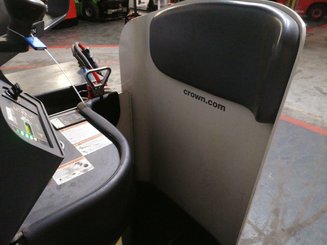 Niederhubwagen Fahrerstand Crown PR4500 - 9