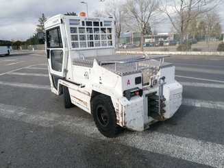 Schlepper Charlatte T135 - 3