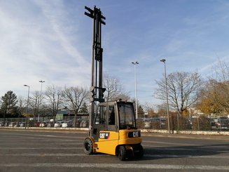 4-Rad Gabelstapler Caterpillar EP50 - 6