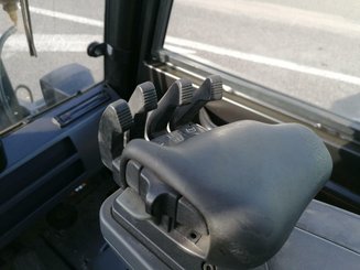 4-Rad Gabelstapler Caterpillar EP50 - 8