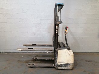 Hochhubwagen mit Deichsel Crown WF3000-1.0FT - 1