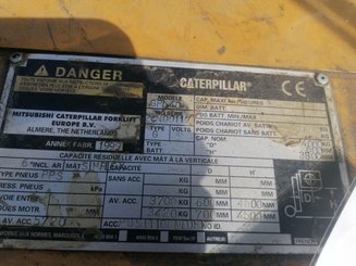 4-Rad Gabelstapler Caterpillar GPL40 - 5