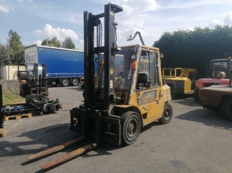 4-Rad Gabelstapler Caterpillar GPL40 - 1