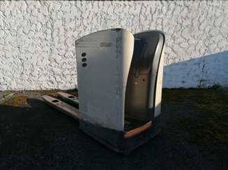 Niederhubwagen Fahrerstand Crown RT4000
