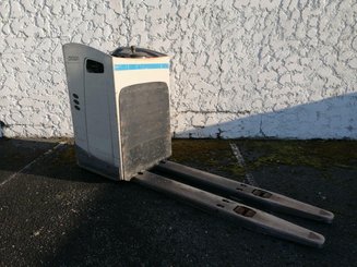 Niederhubwagen Fahrerstand Crown RT4000