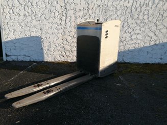 Niederhubwagen Fahrerstand Crown RT4000