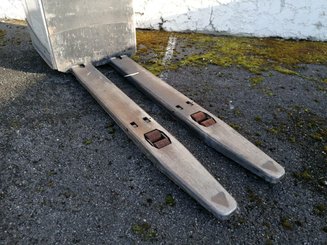 Niederhubwagen Fahrerstand Crown RT4000