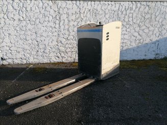 Niederhubwagen Fahrerstand Crown RT4000