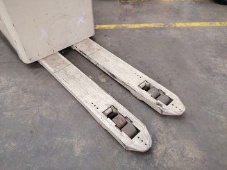 Niederhub-Kommissionierer Crown RT3500 - 7