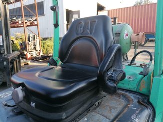 4-Rad Gabelstapler Caterpillar GP30N