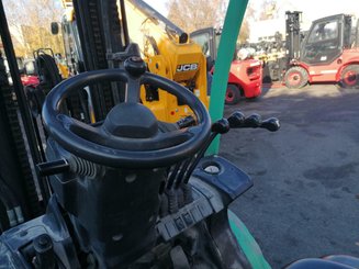 4-Rad Gabelstapler Caterpillar GP30N