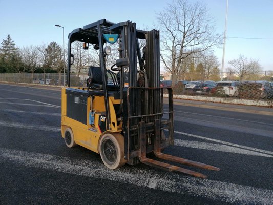 4-Rad Gabelstapler Caterpillar EC25 - 1