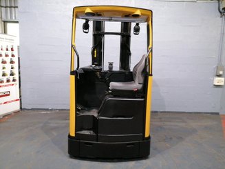 Schubmaststapler Caterpillar NR16N