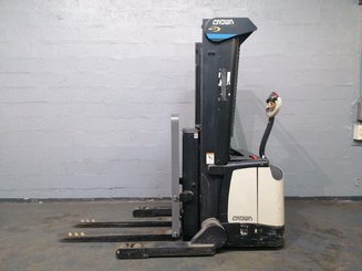 Mitgänger-Spreizenstapler Crown SHR5520-1.1