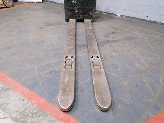 Niederhubwagen mit Deichsel Caterpillar NPP20N2