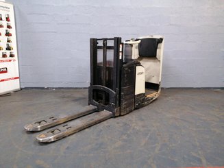 Gabelhochhubwagen mit klappbarer Plattform Crown DT3040
