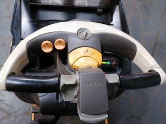 Gabelhochhubwagen mit klappbarer Plattform Crown DT3040