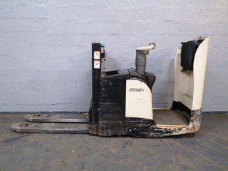 Gabelhochhubwagen mit klappbarer Plattform Crown DT3040