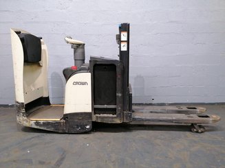 Gabelhochhubwagen mit klappbarer Plattform Crown DT3040