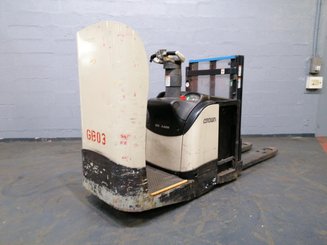 Gabelhochhubwagen mit klappbarer Plattform Crown DT3040