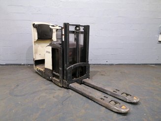 Gabelhochhubwagen mit klappbarer Plattform Crown DT3040
