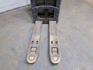 Gabelhochhubwagen mit klappbarer Plattform Crown DT3040