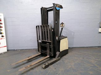 Mitgänger-Spreizenstapler Crown SHR5540-1.6