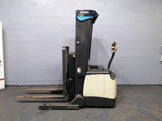 Mitgänger-Spreizenstapler Crown SHR5540-1.6