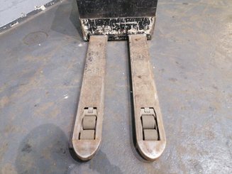 Niederhubwagen mit Deichsel Caterpillar NPP20M
