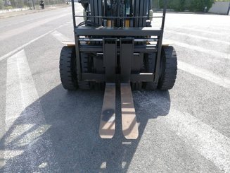 4-Rad Gabelstapler Caterpillar GP40N