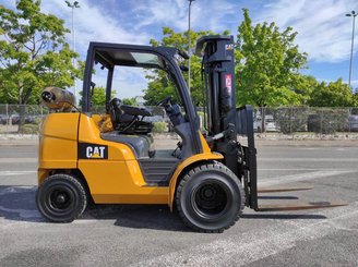 4-Rad Gabelstapler Caterpillar GP40N
