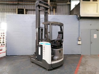 Schubmaststapler UniCarriers COMPACT UND140 - 1