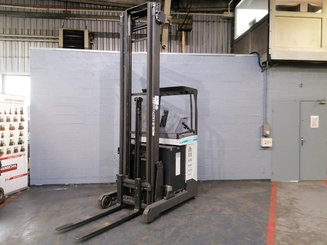 Schubmaststapler UniCarriers COMPACT UND140 - 1