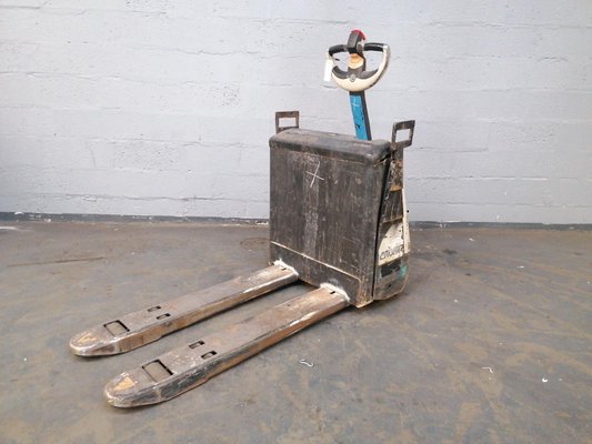 Niederhubwagen mit Deichsel Crown WP2315 - 1