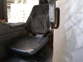 Schubmaststapler Nissan UNS 160 - 6