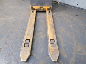 Niederhubwagen mit Deichsel OMG 330K - 7