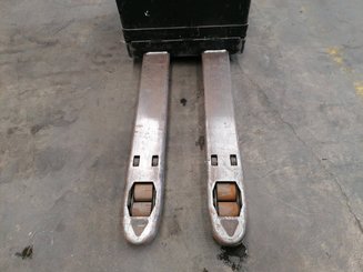 Niederhubwagen Fahrerstand Crown WT3040 - 4