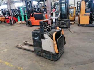 Niederhubwagen Fahrerstand Crown WT3040 - 2