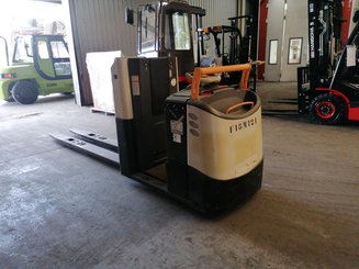 Niederhub-Kommissionierer Crown GPC3040 - 1