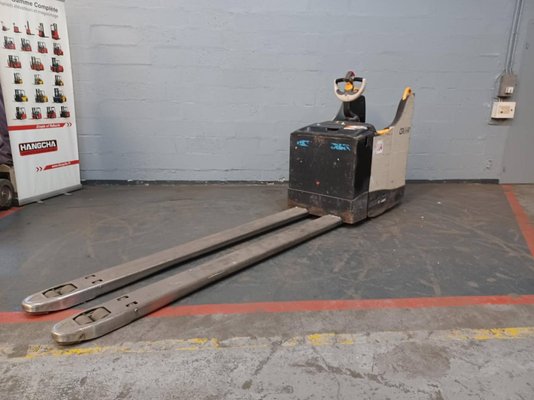 Niederhubwagen Fahrerstand Crown WT3040-20 - 1