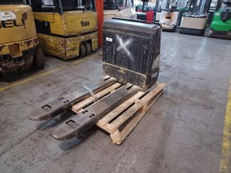 Niederhubwagen mit Deichsel Crown WP3015-1.6 - 2