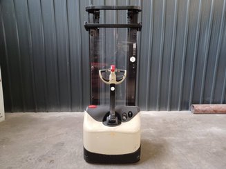 Hochhubwagen mit Deichsel Crown WF3000-1.0FT